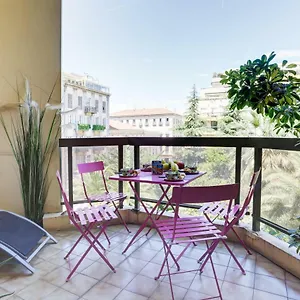 Grand H -f2, Face Vieux- Nice, Terrasse, Ascenseur, Climatisation, Terrace - City Center Apartment Nice